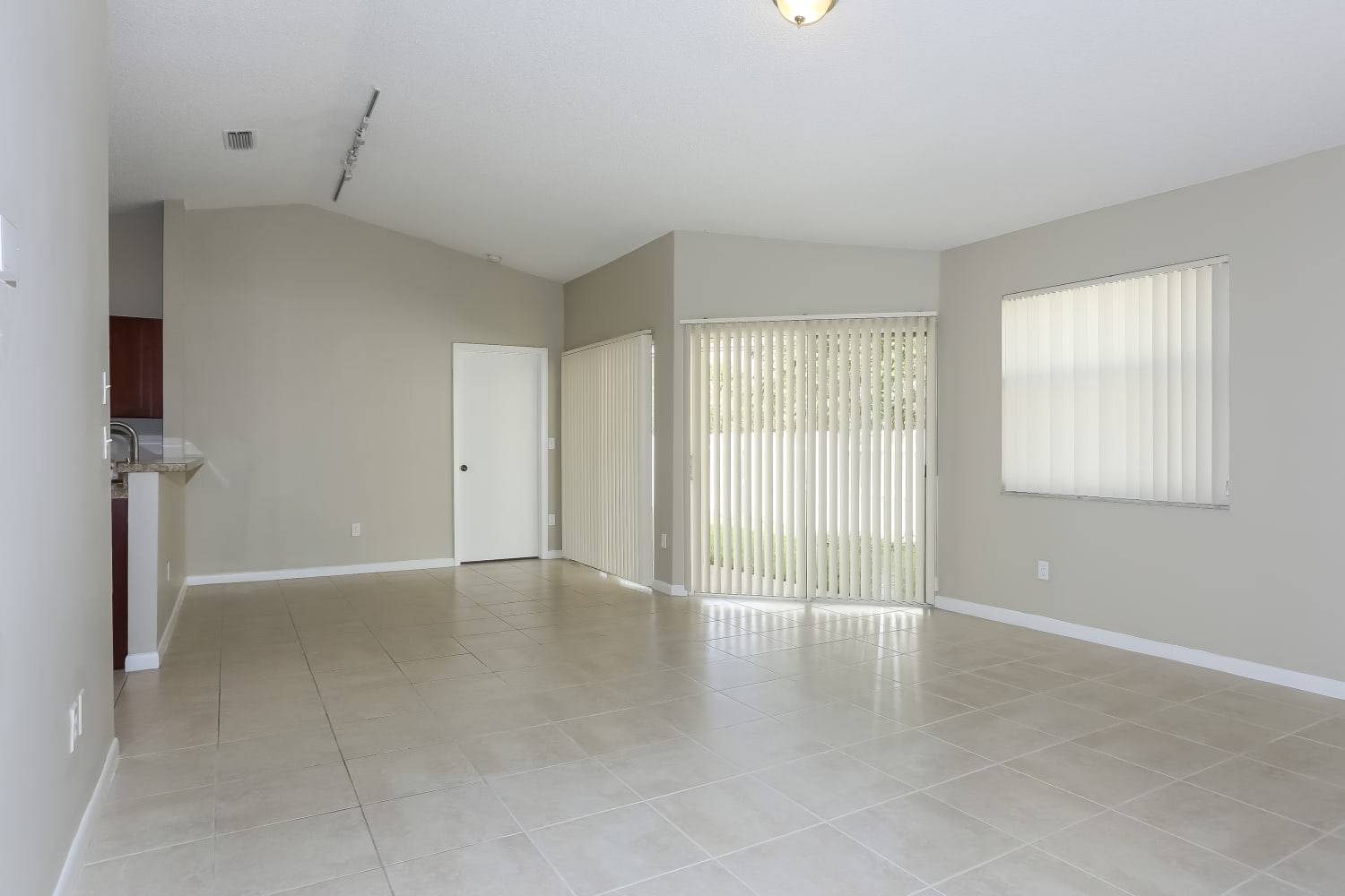 9913 NW 9th Ct photo 3