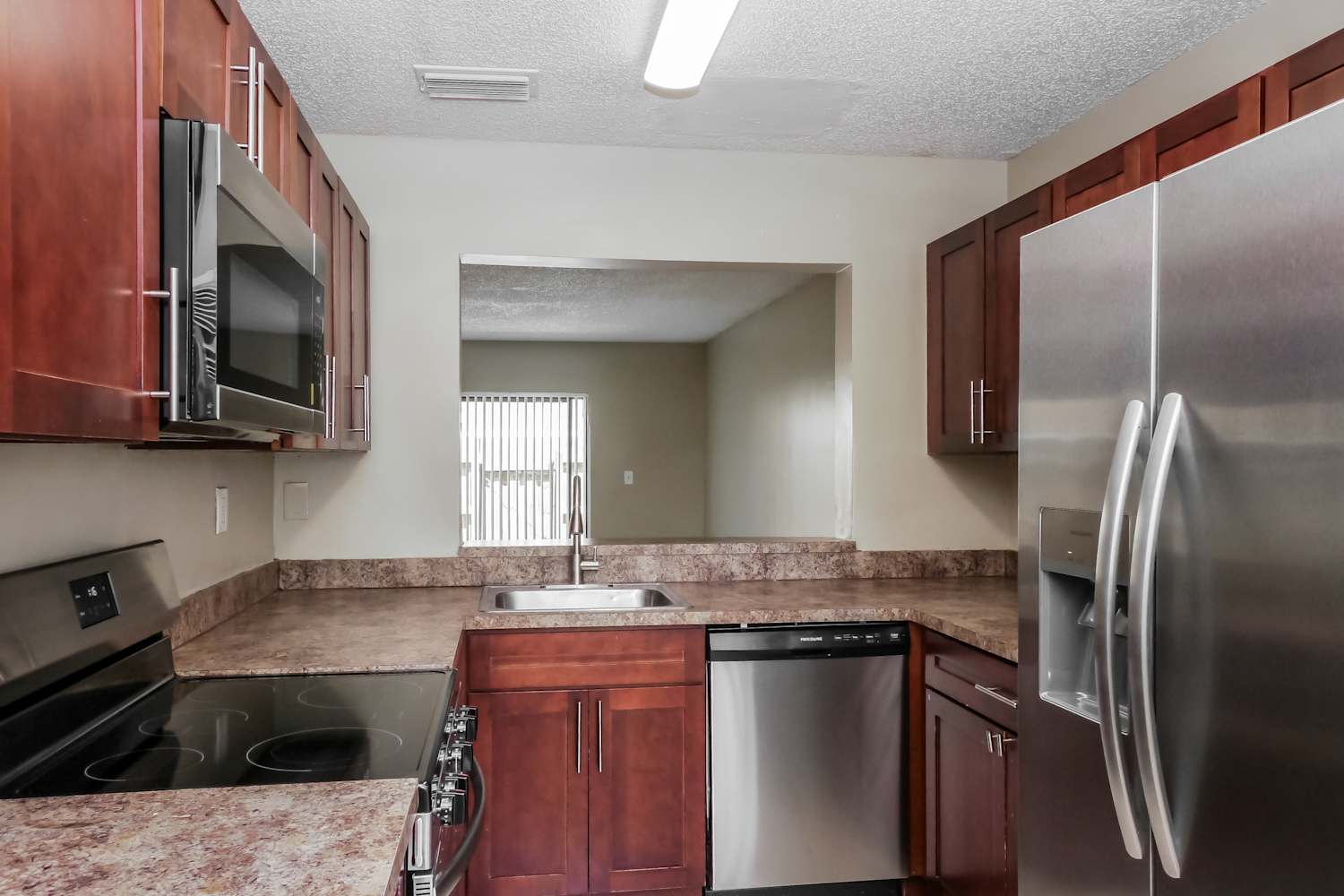 9489 Palm Cir N photo 4
