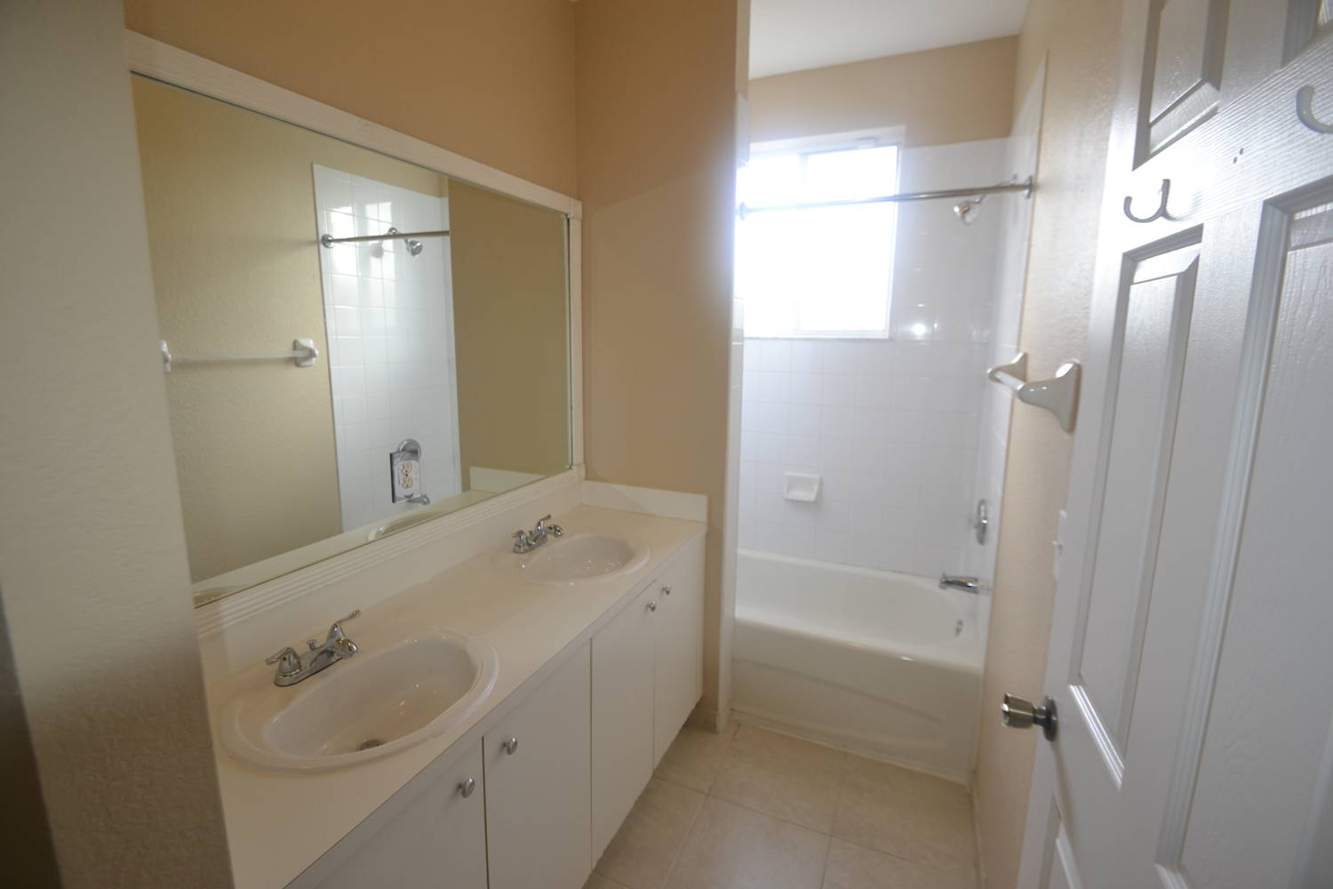 7909 Catalina Cir photo 5
