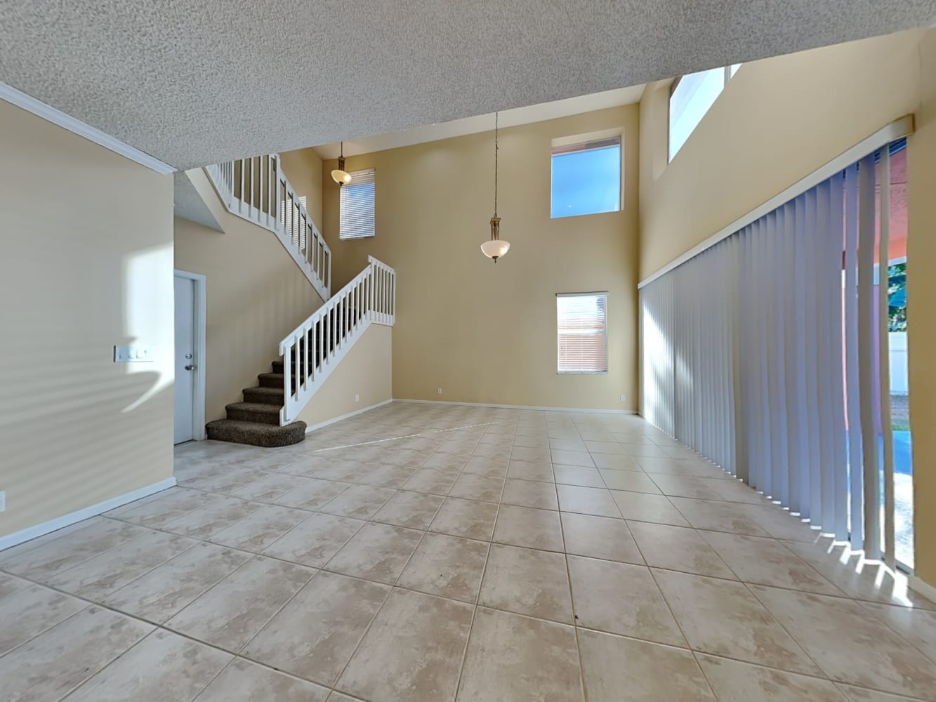 6 Valencia Dr photo 4