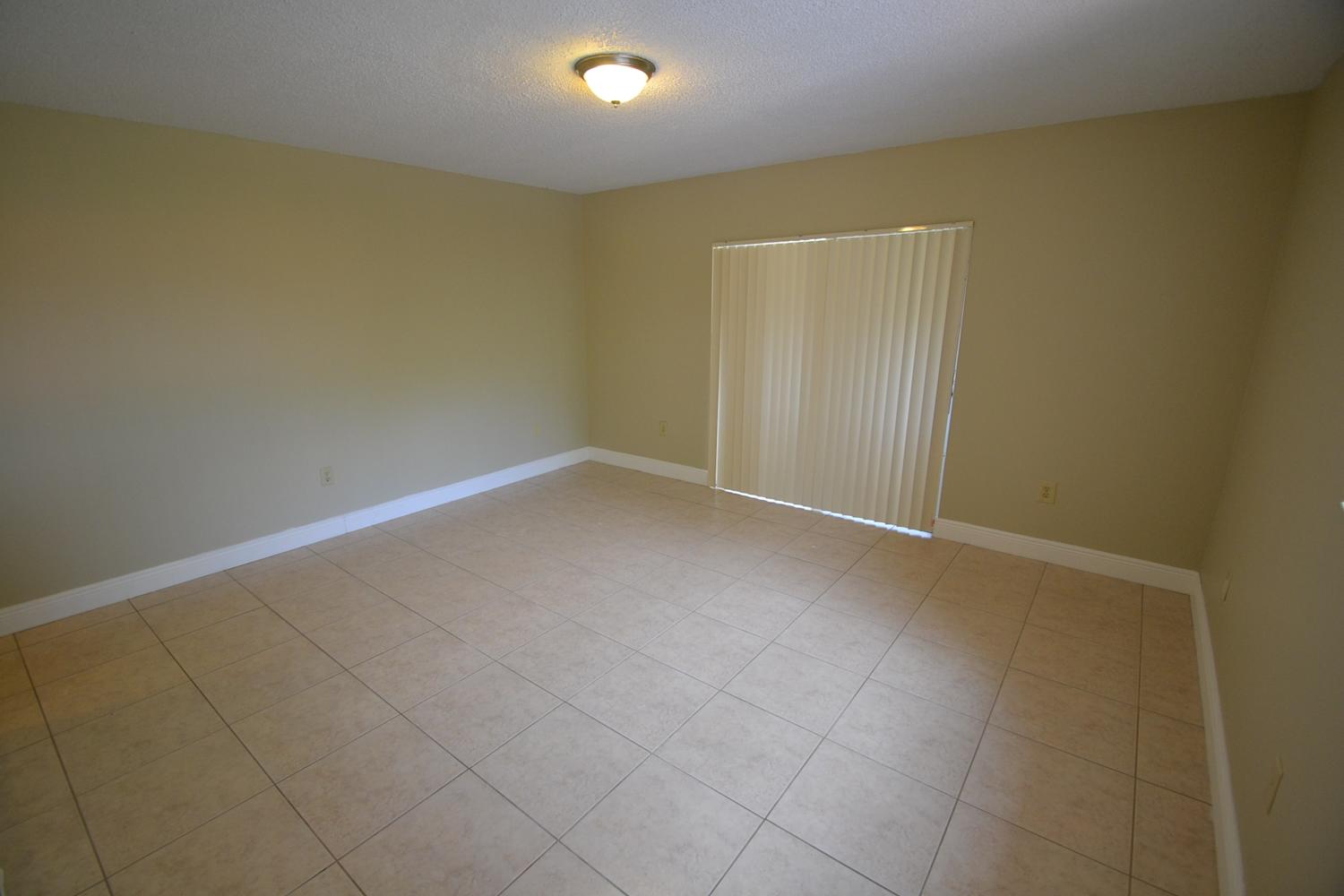 14388 SW 98th Ter photo 5