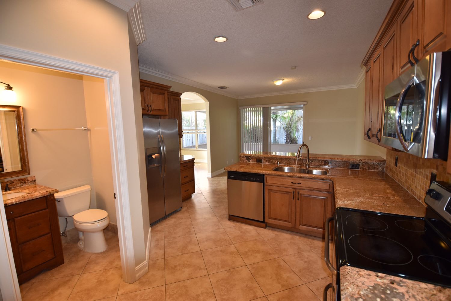 7901 Lakewood Cove Ct photo 4