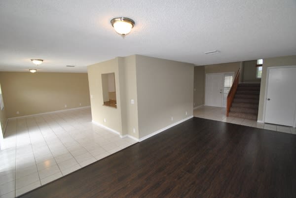 10364 Sunstream Ln photo 3