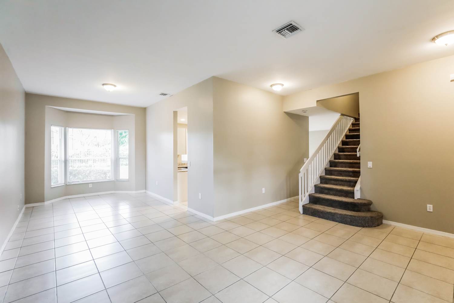 7712 Highlands Cir photo 4