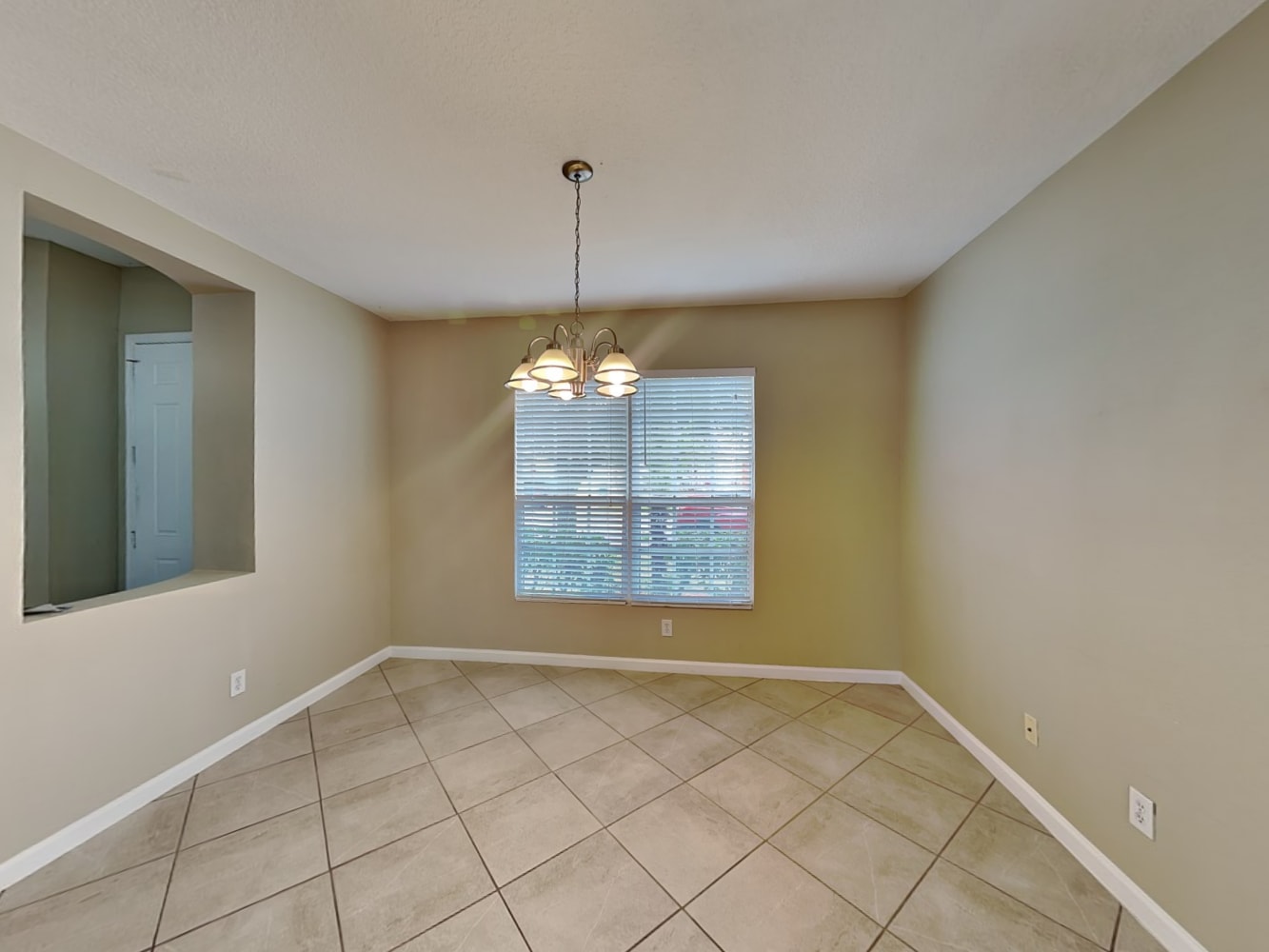 551 Cressa Cir photo 4