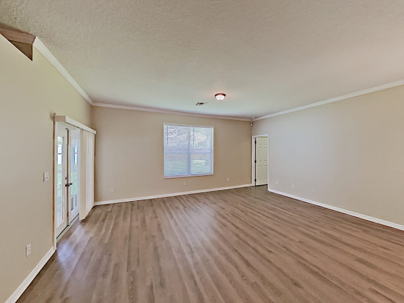 3713 Fallscrest Cir photo 5