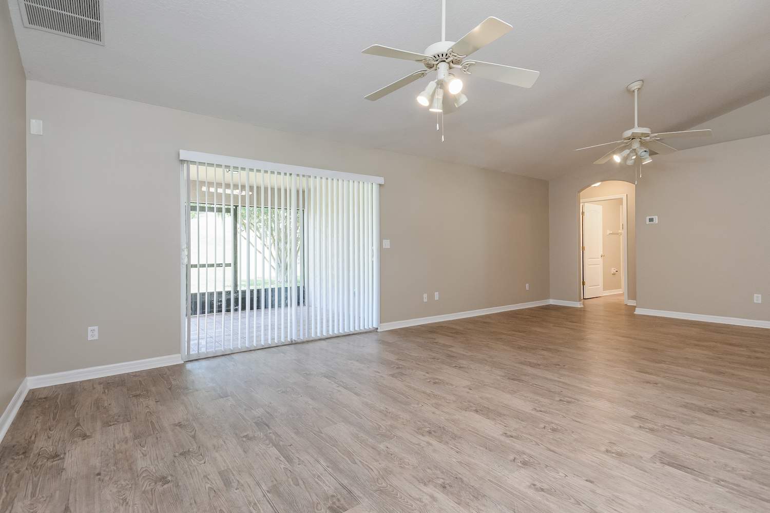 135 Compass Rose Dr photo 4