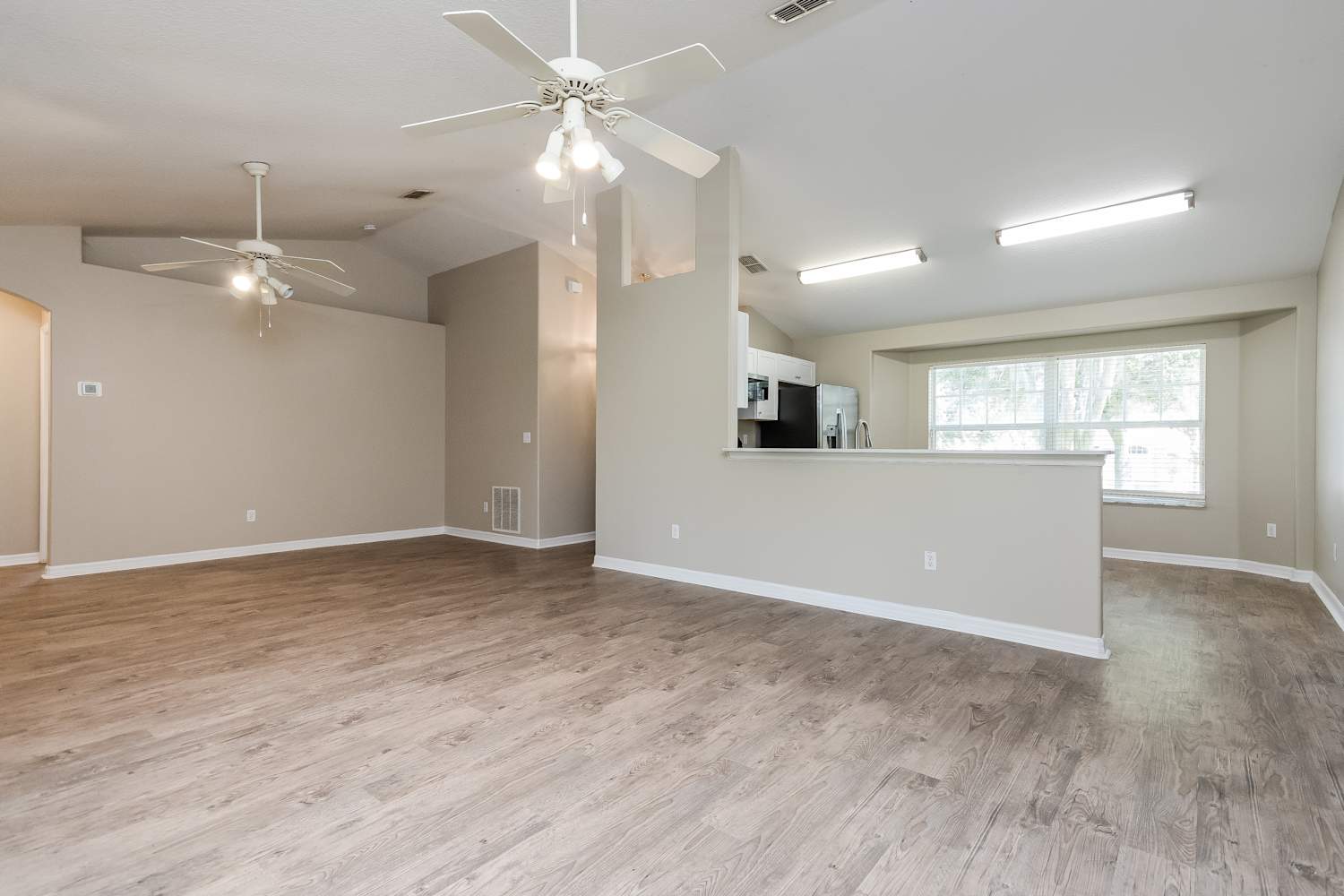 135 Compass Rose Dr photo 5