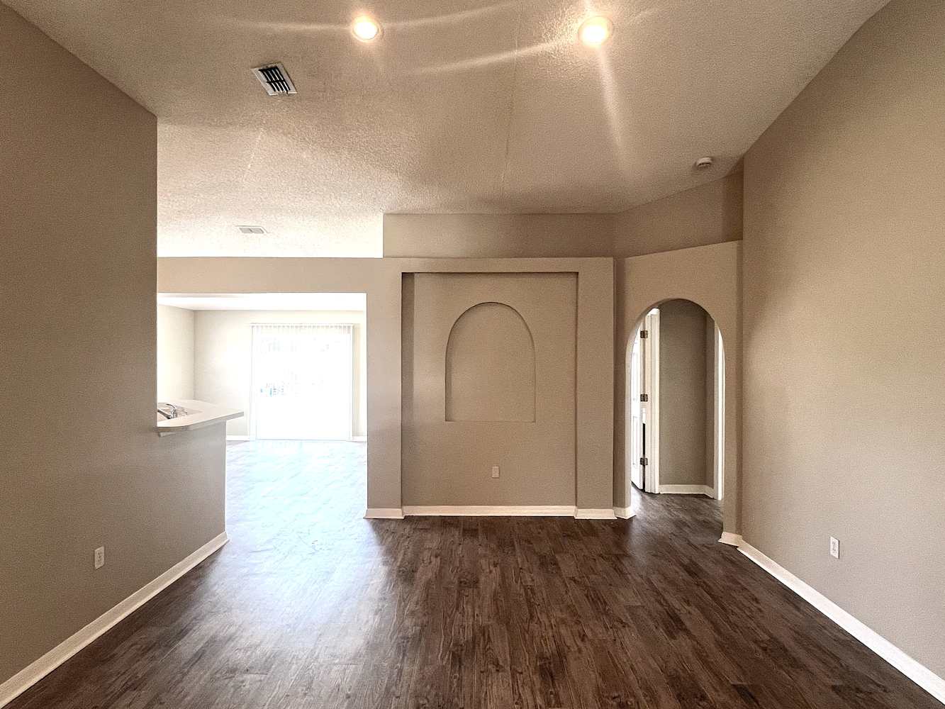 15955 Wilkinson Dr photo 4