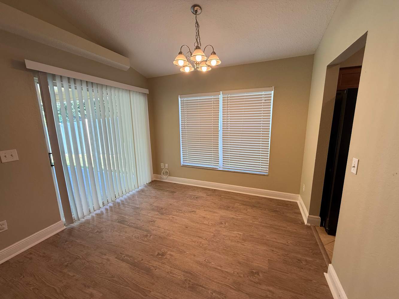 854 River Cove Ave photo 3