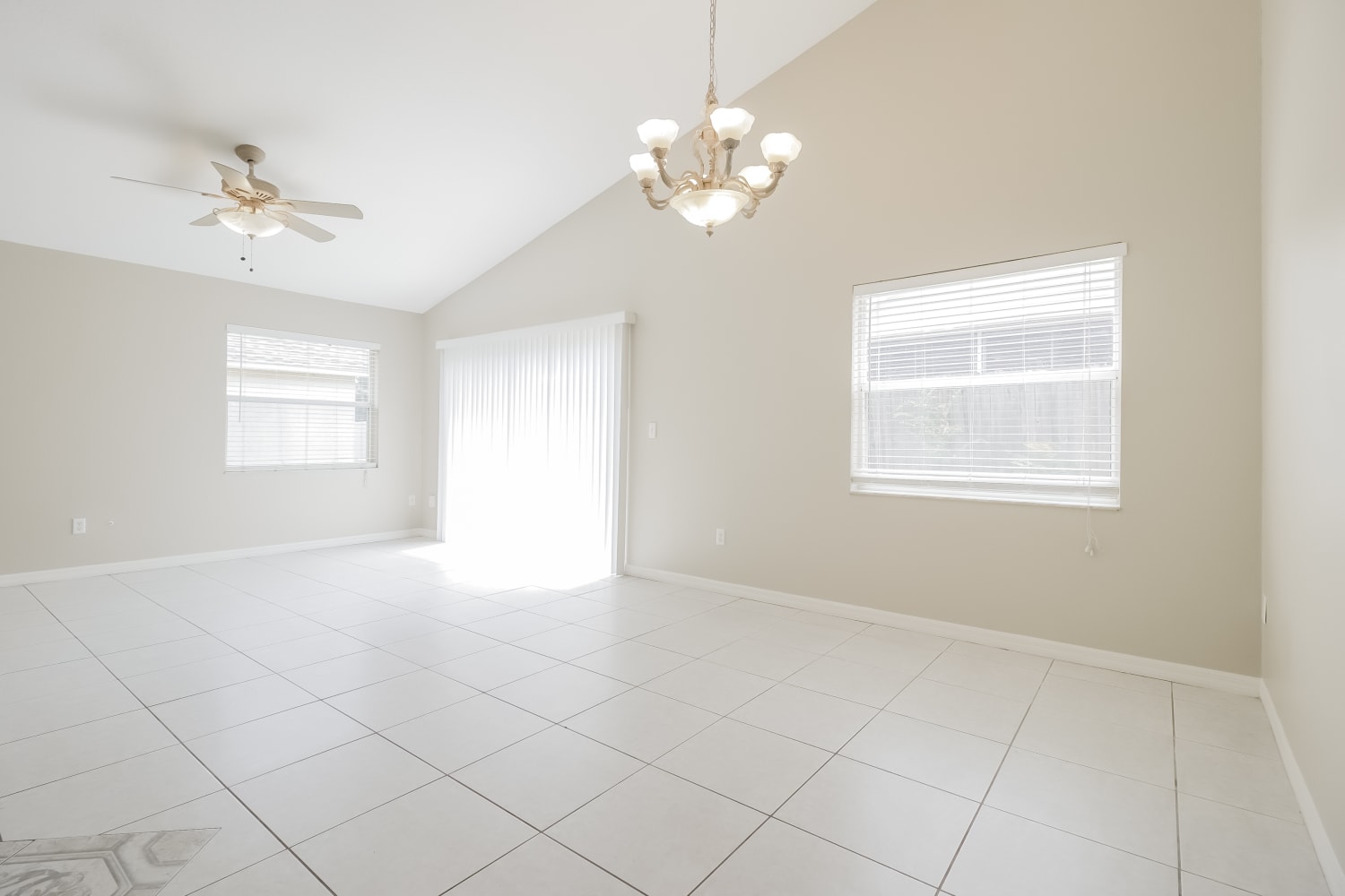 428 Lancers Dr photo 4