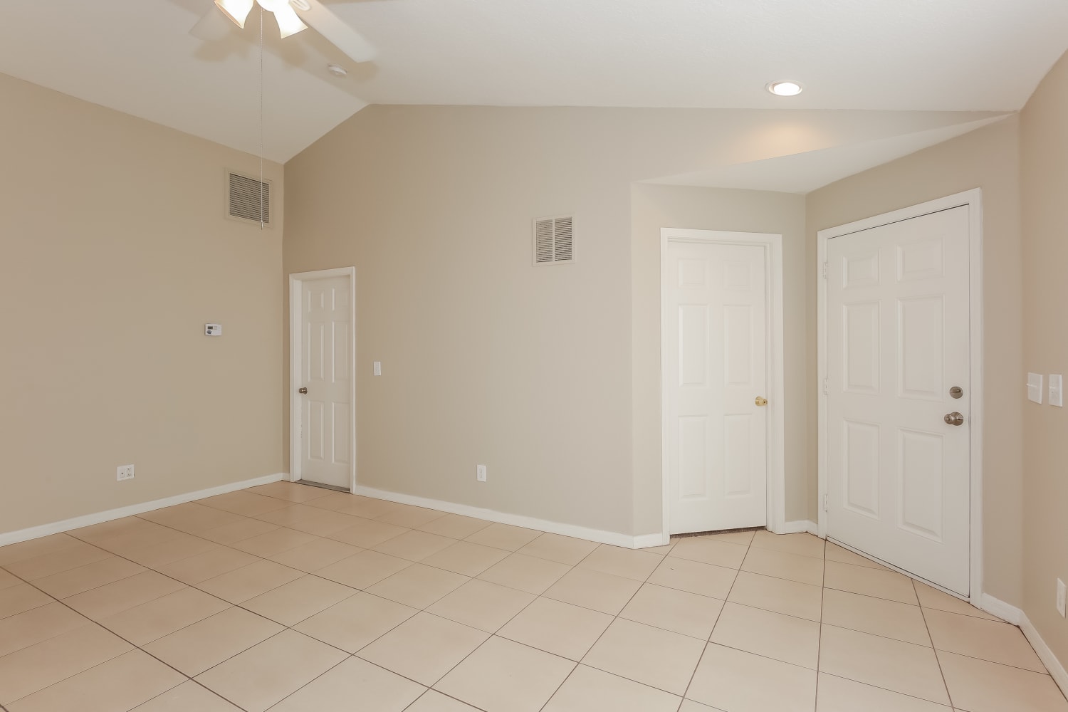 10353 Lakeside Vista Dr photo 4