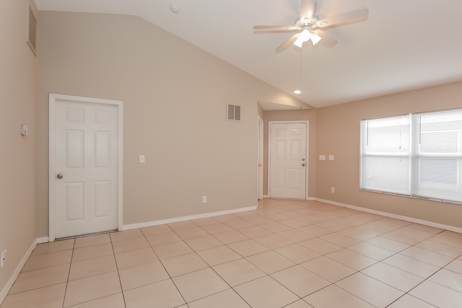 10353 Lakeside Vista Dr photo 3