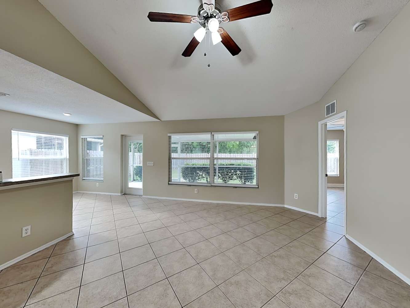 4029 Banbury Cir photo 4