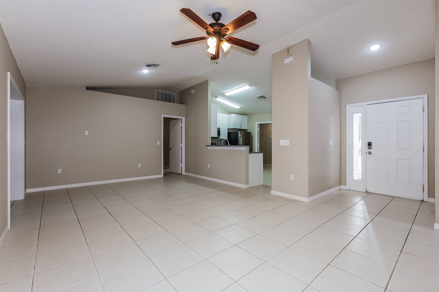 2830 Timbercrest Pl photo 4