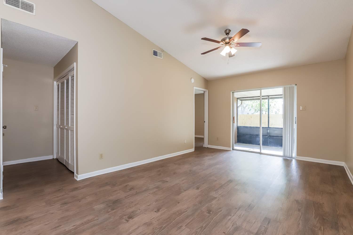 1624 Gardner Dr photo 4
