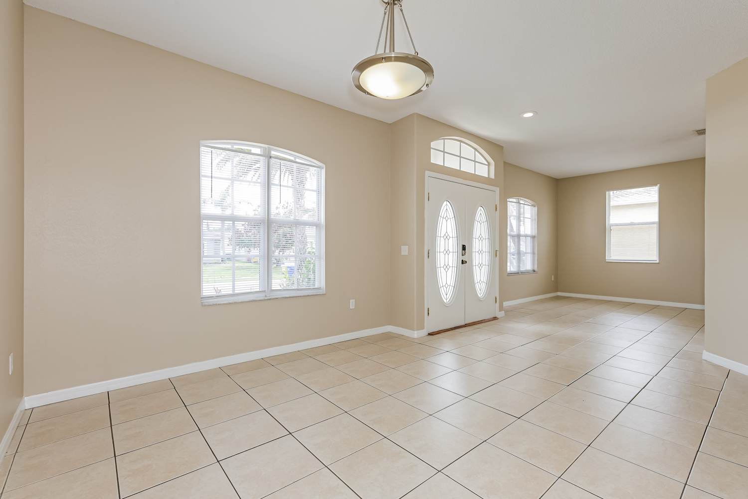 608 Terranova Dr photo 4