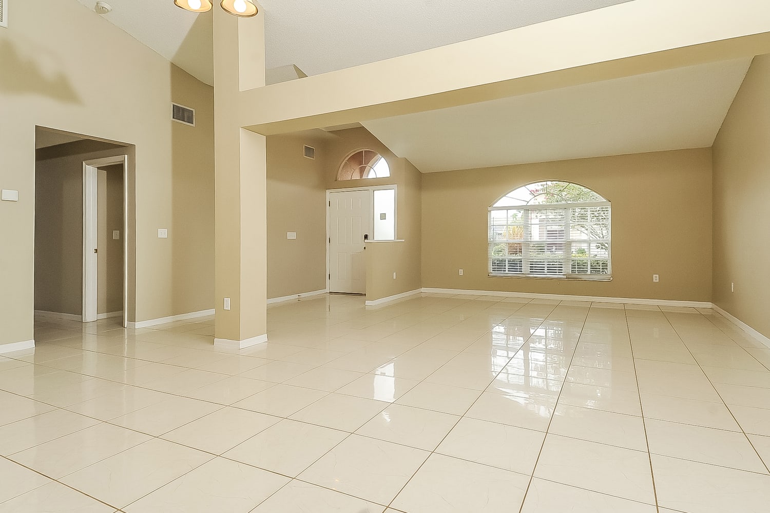 10819 Capstan Lake Dr photo 4