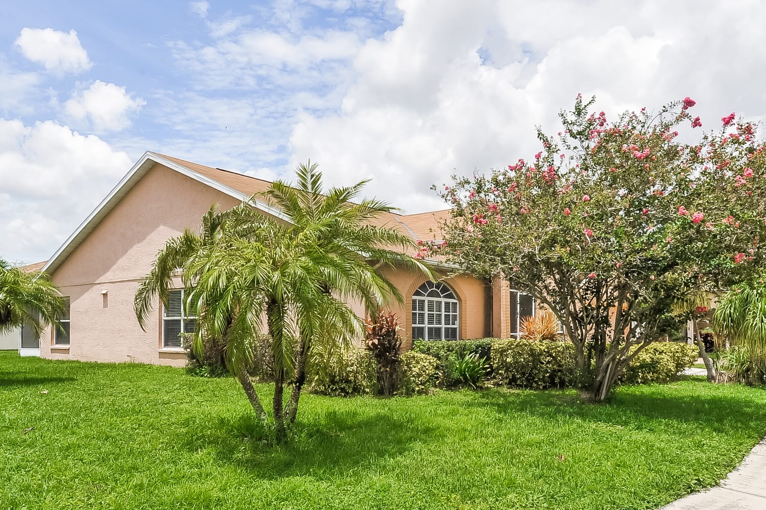 10819 Capstan Lake Dr photo 3