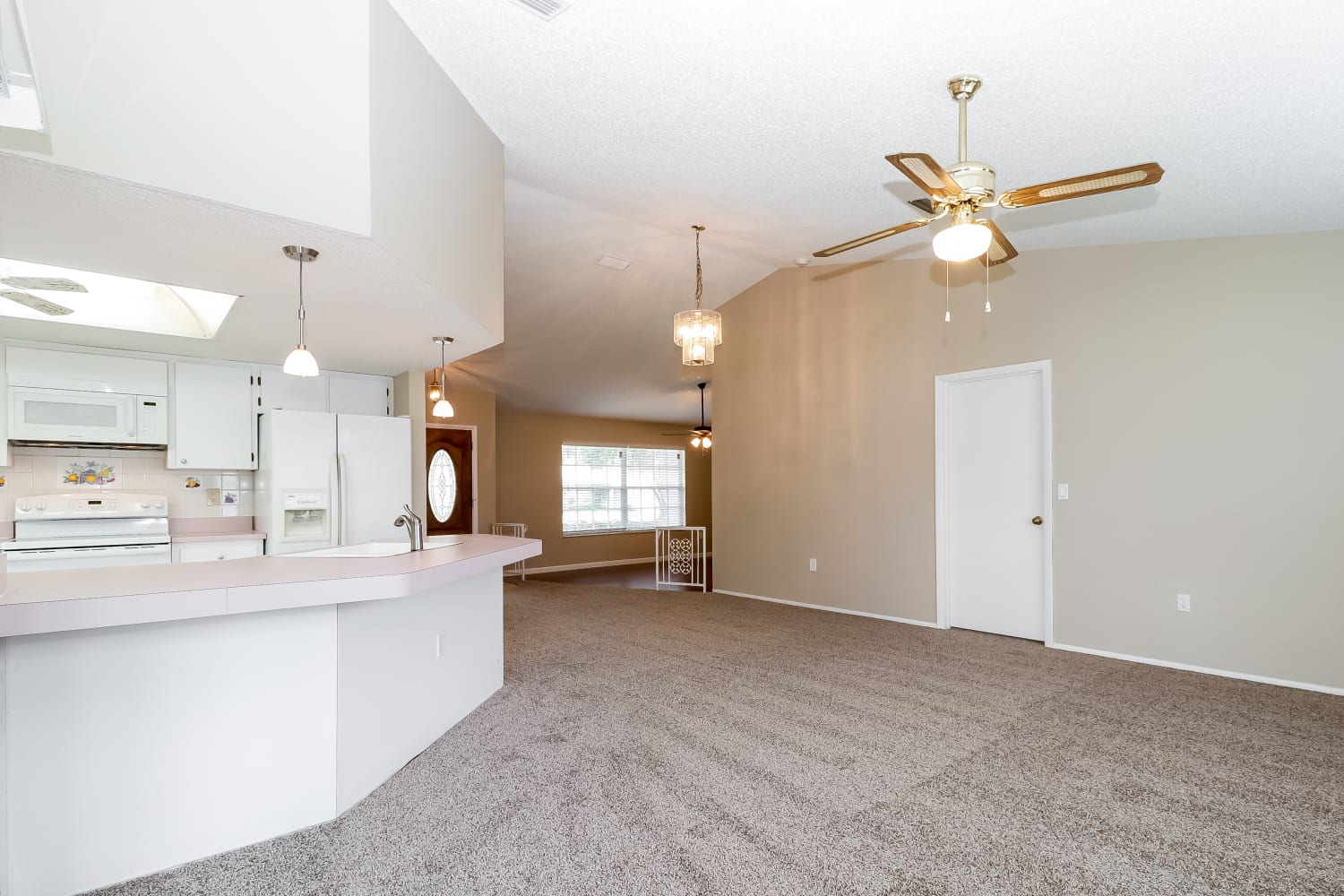 7331 Skyview Ave photo 5