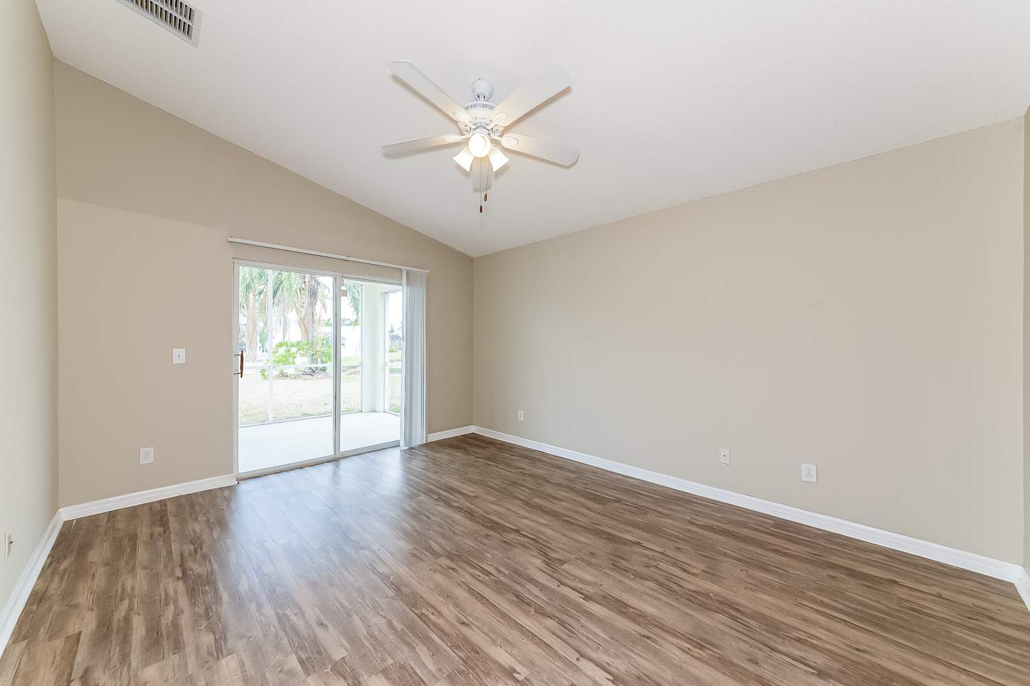 4821 Sabal Harbour Dr photo 4