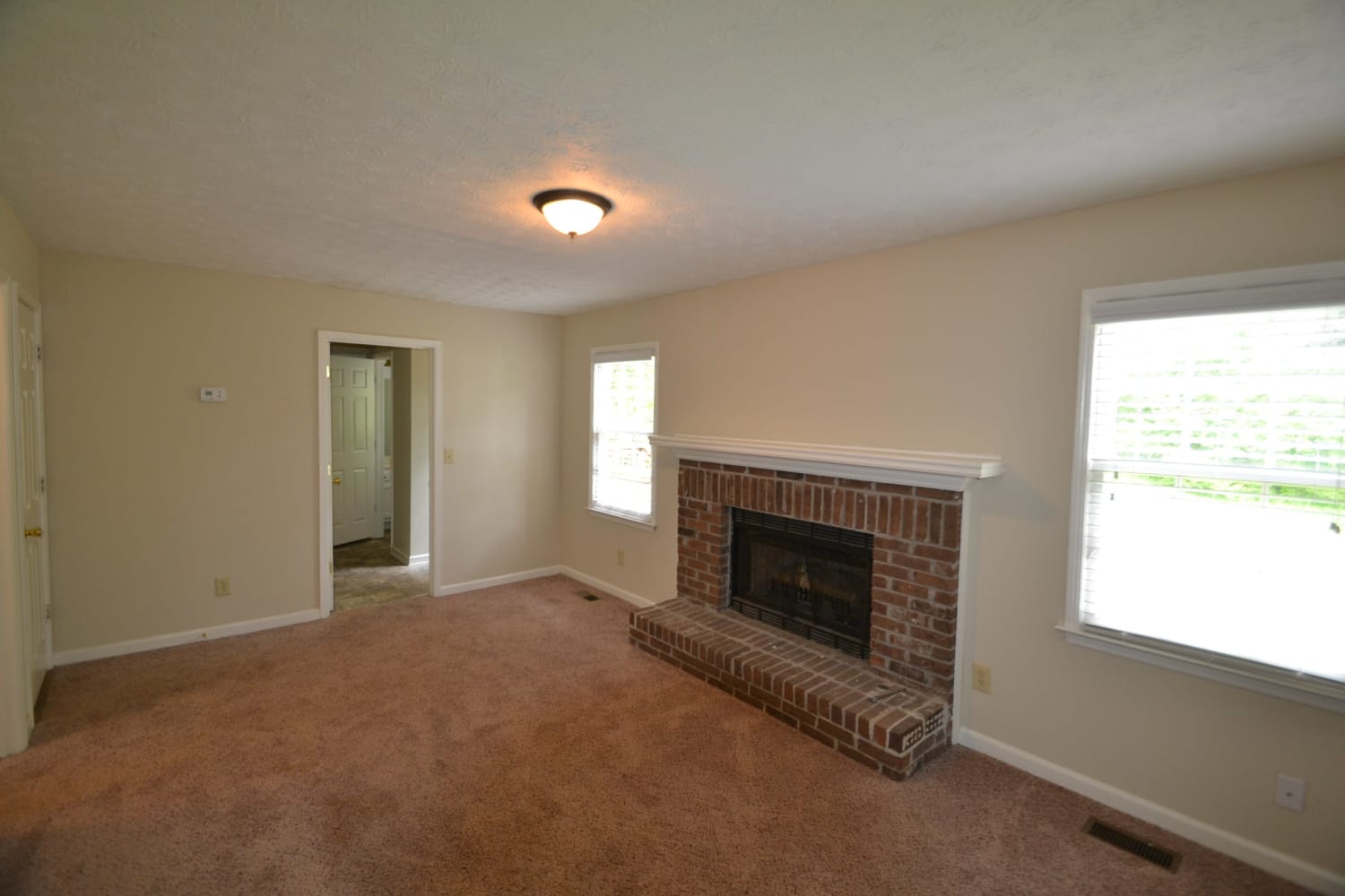 941 David Dr photo 2
