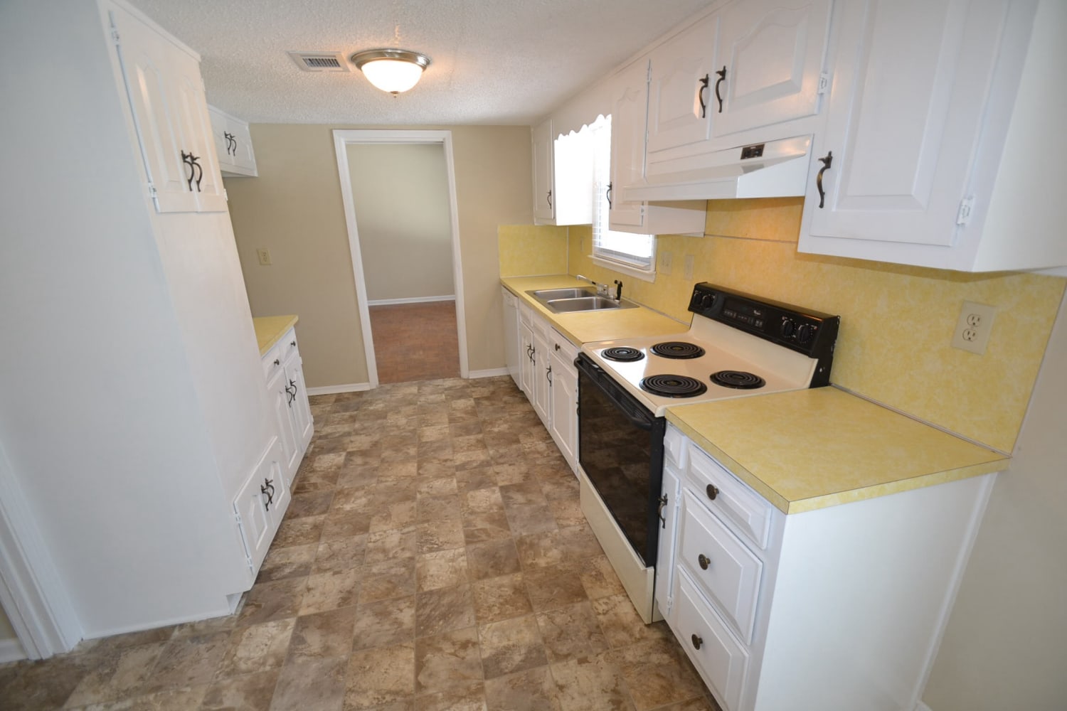 280 Vistawood Dr photo 3