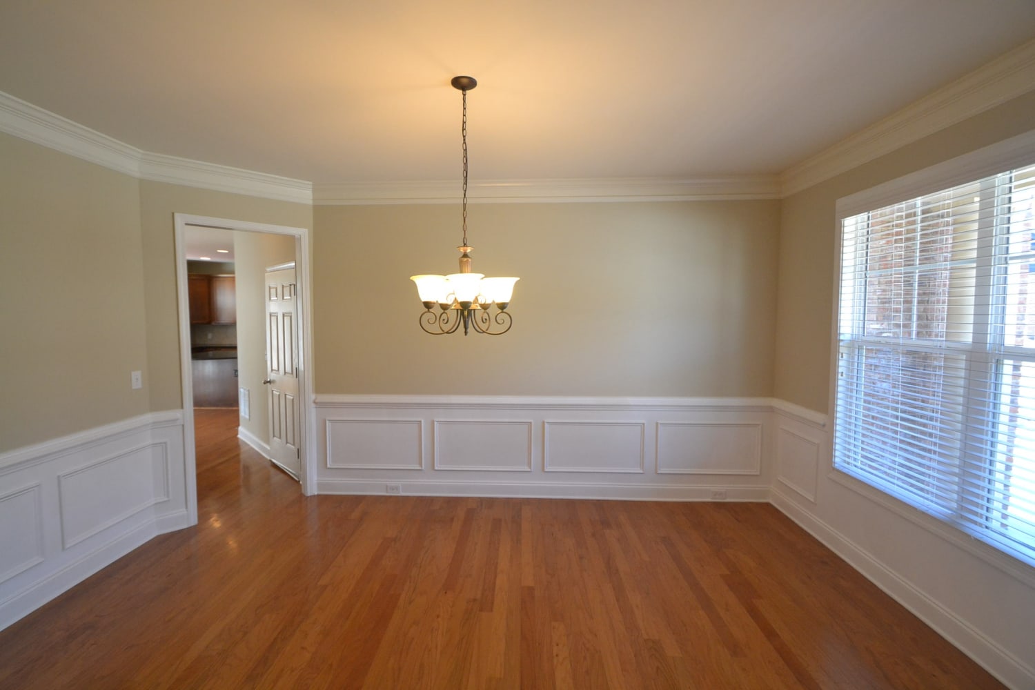 3410 Lynne Rd photo 4