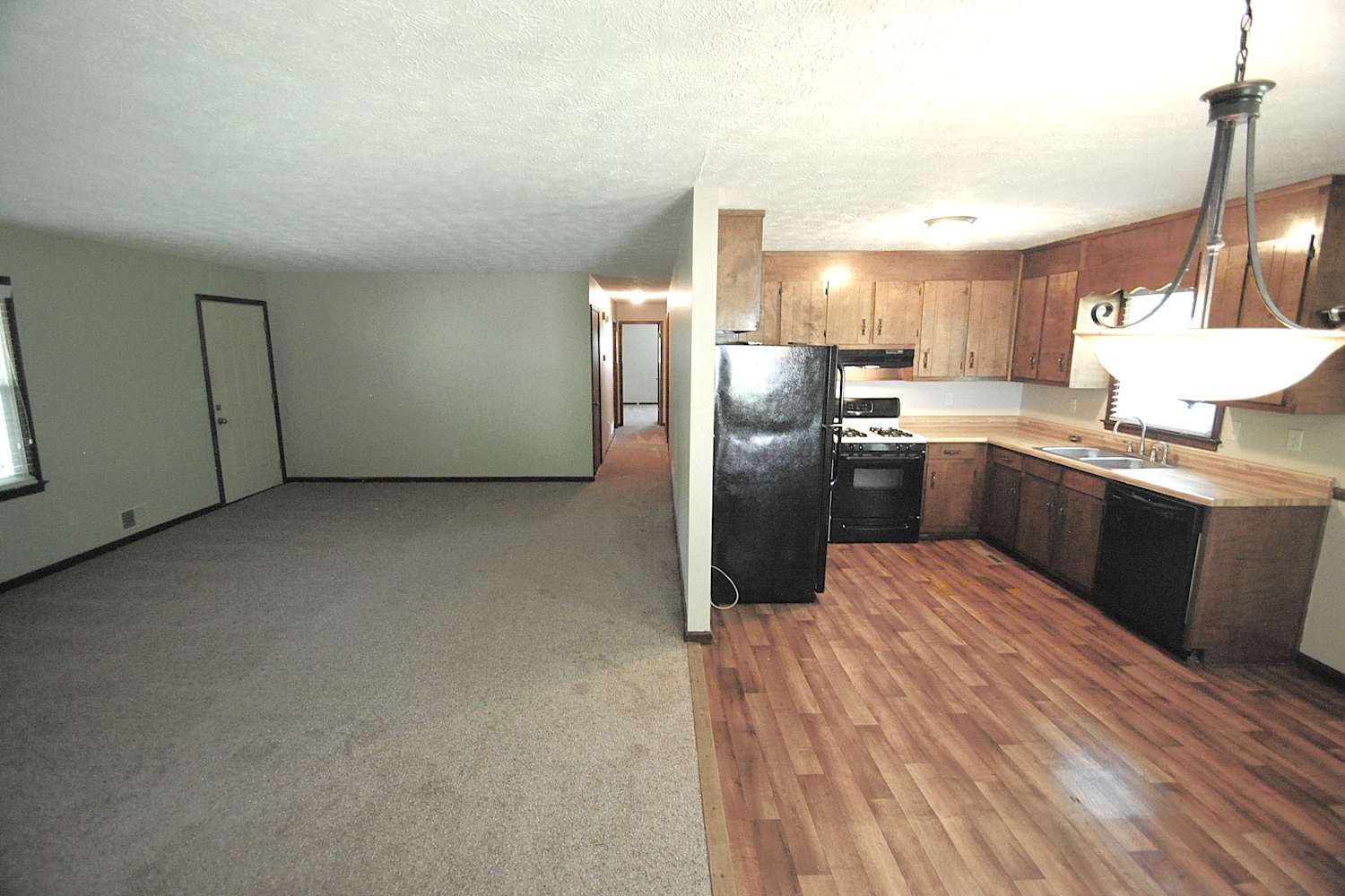 266 Farm Ridge Dr NE photo 3