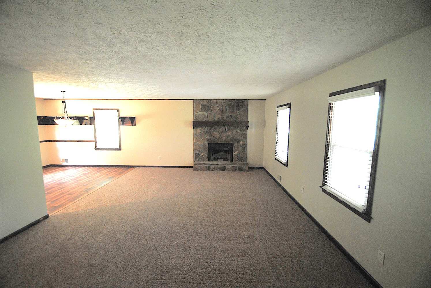266 Farm Ridge Dr NE photo 2