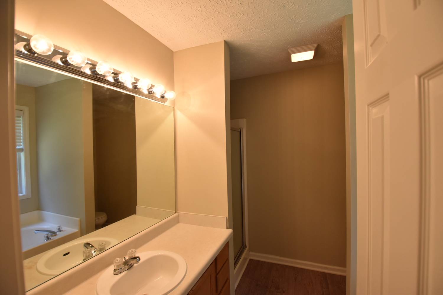 402 Parlor Cir photo 5