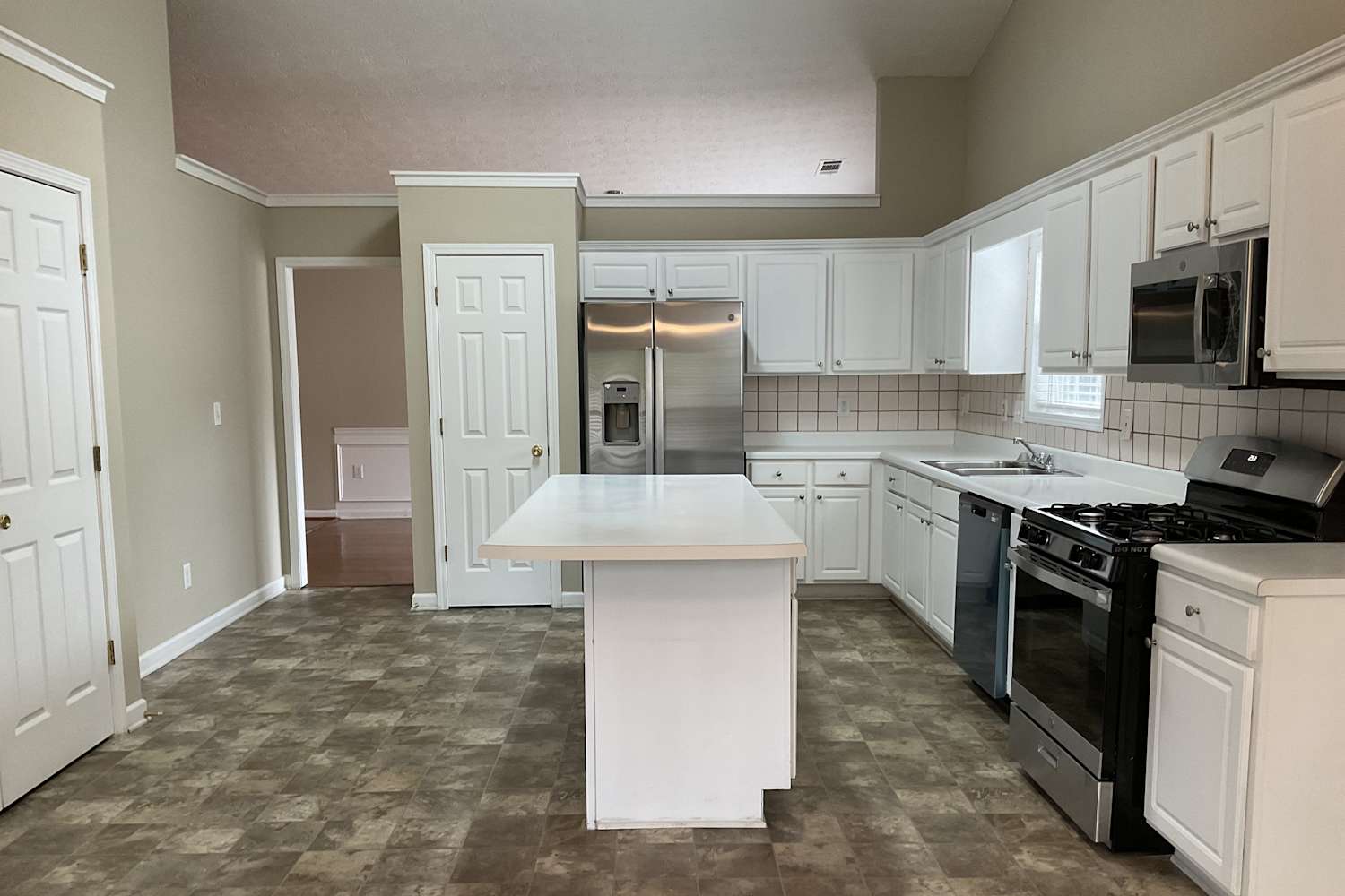 1255 Mill Shyre Way photo 4