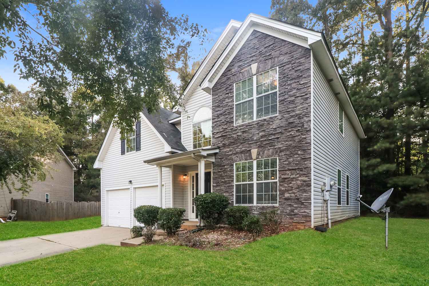 200 Laura Cir photo 4