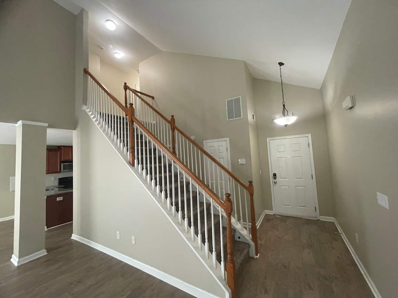 377 Highland Falls Dr photo 2