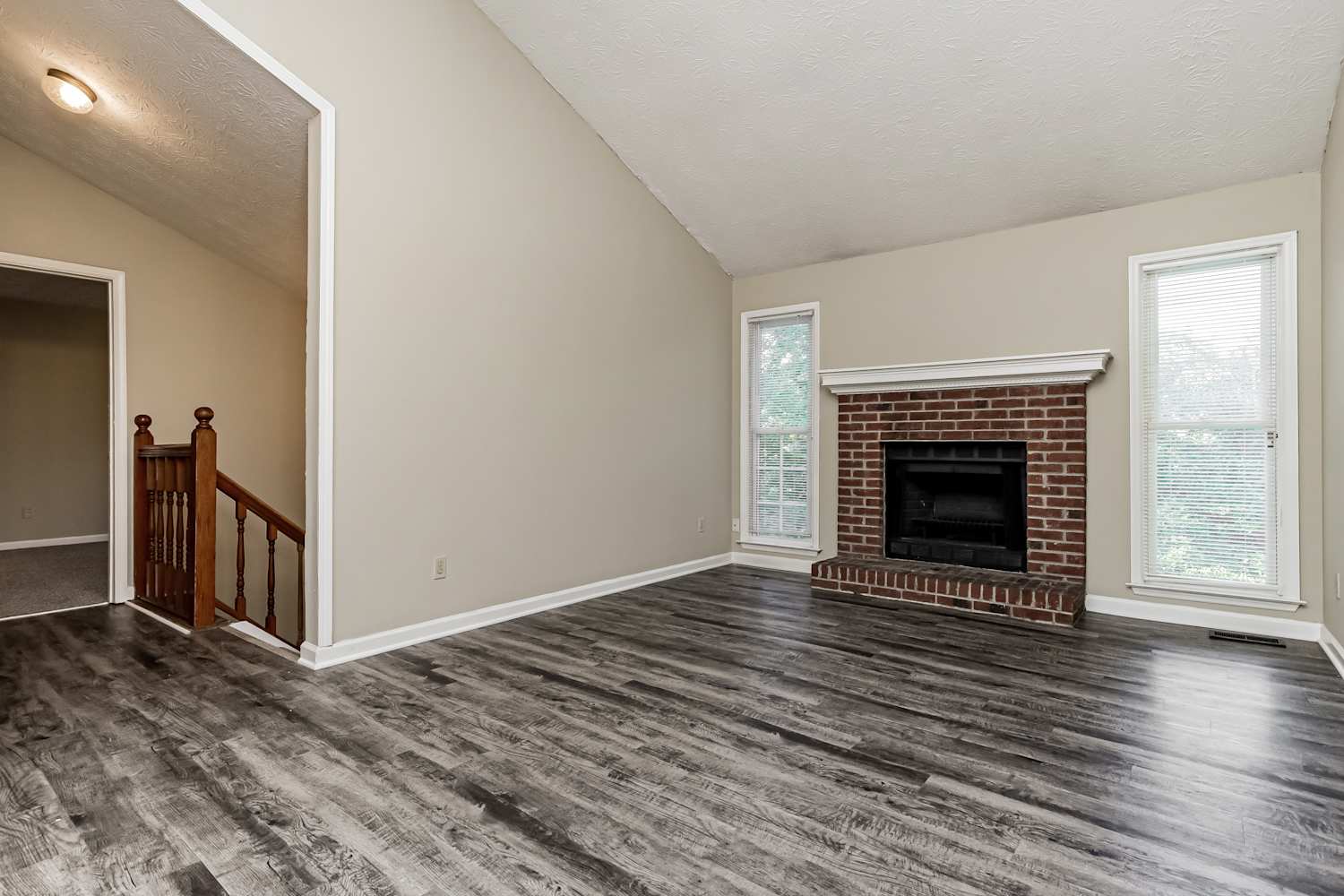2653 Laurel View Dr photo 4