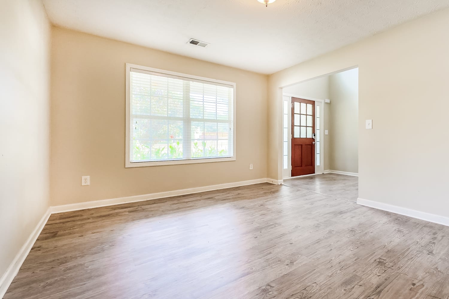 260 Glen Echo Dr photo 5