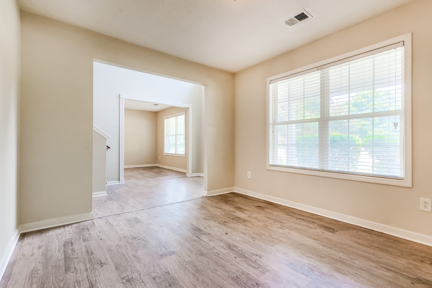 260 Glen Echo Dr photo 4