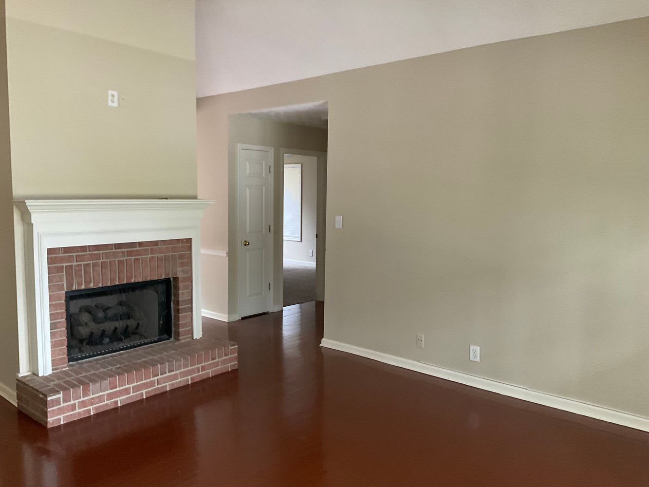 3567 Shoal Trail Dr photo 2