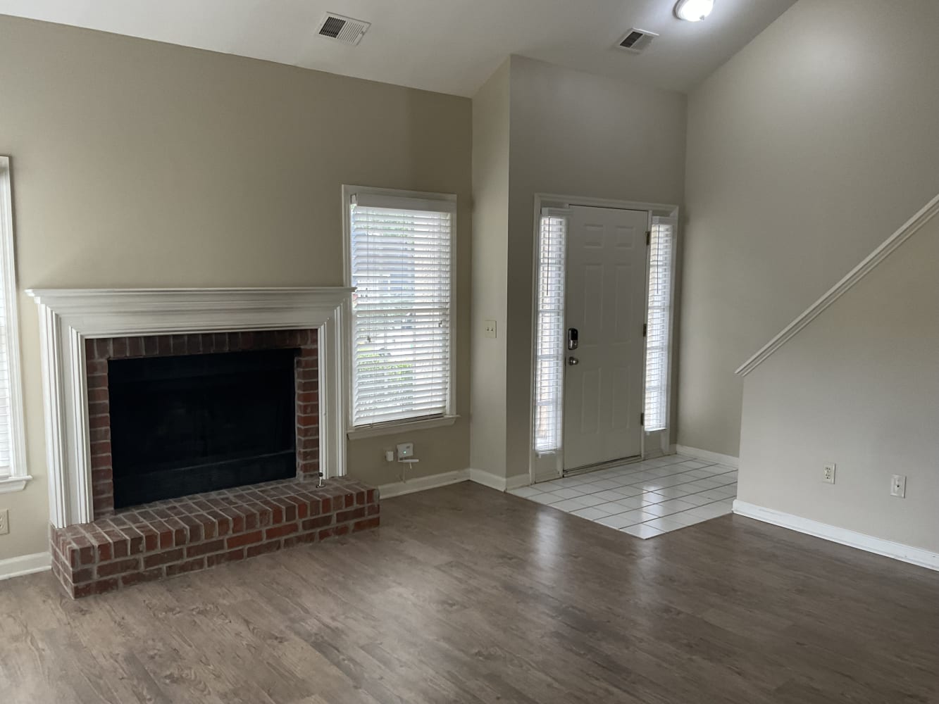 2207 Morning Ct NW photo 2
