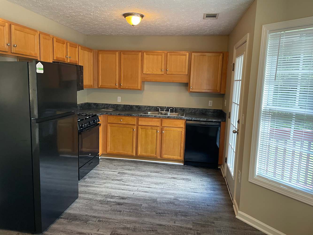 104 Jack Ct photo 3