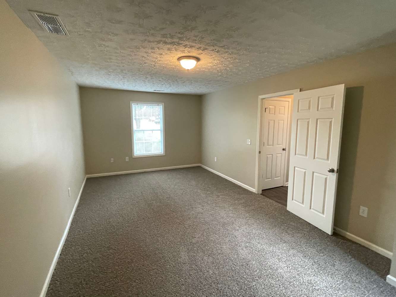 104 Jack Ct photo 5