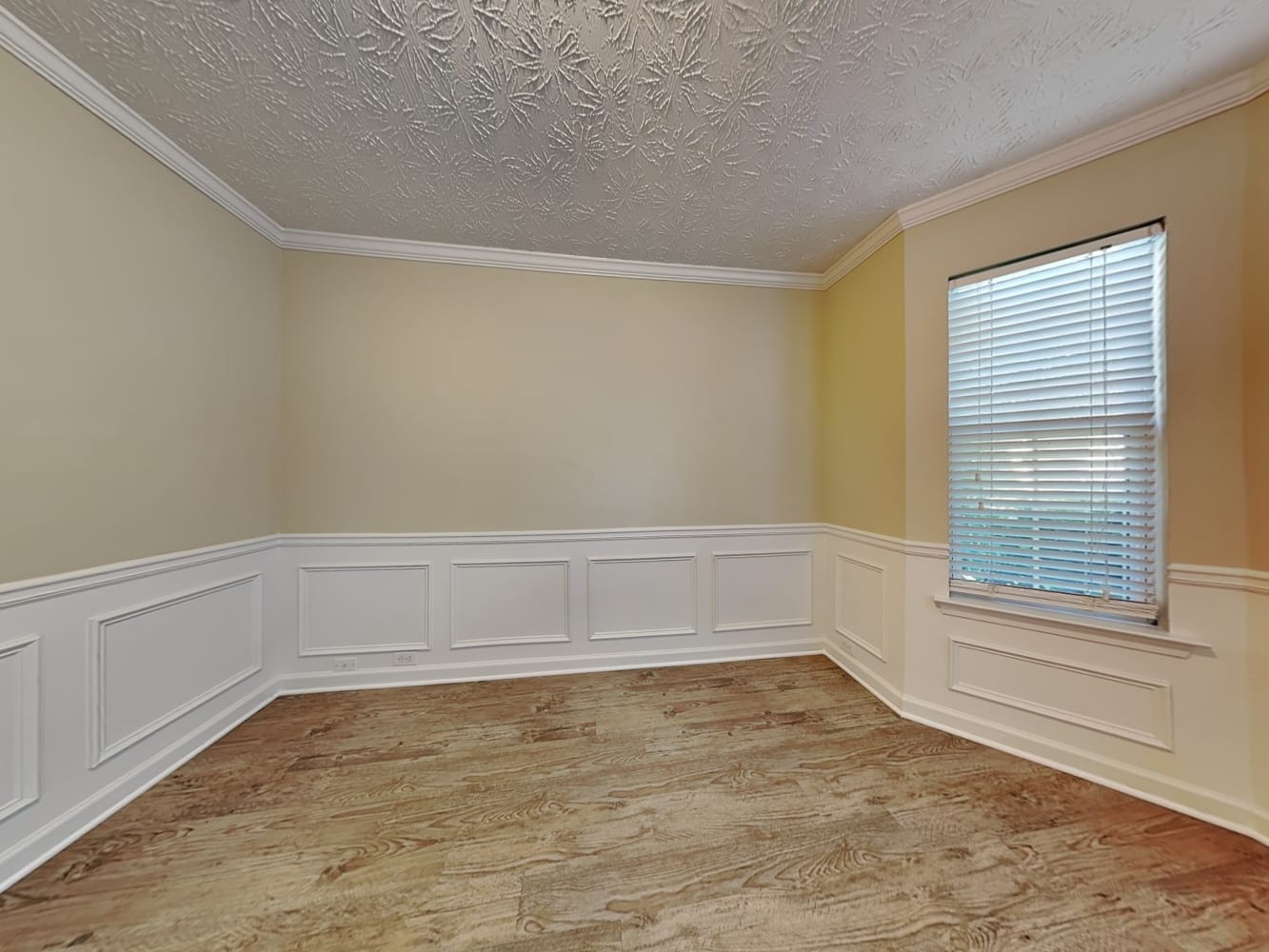 1346 Dalesford Dr photo 4
