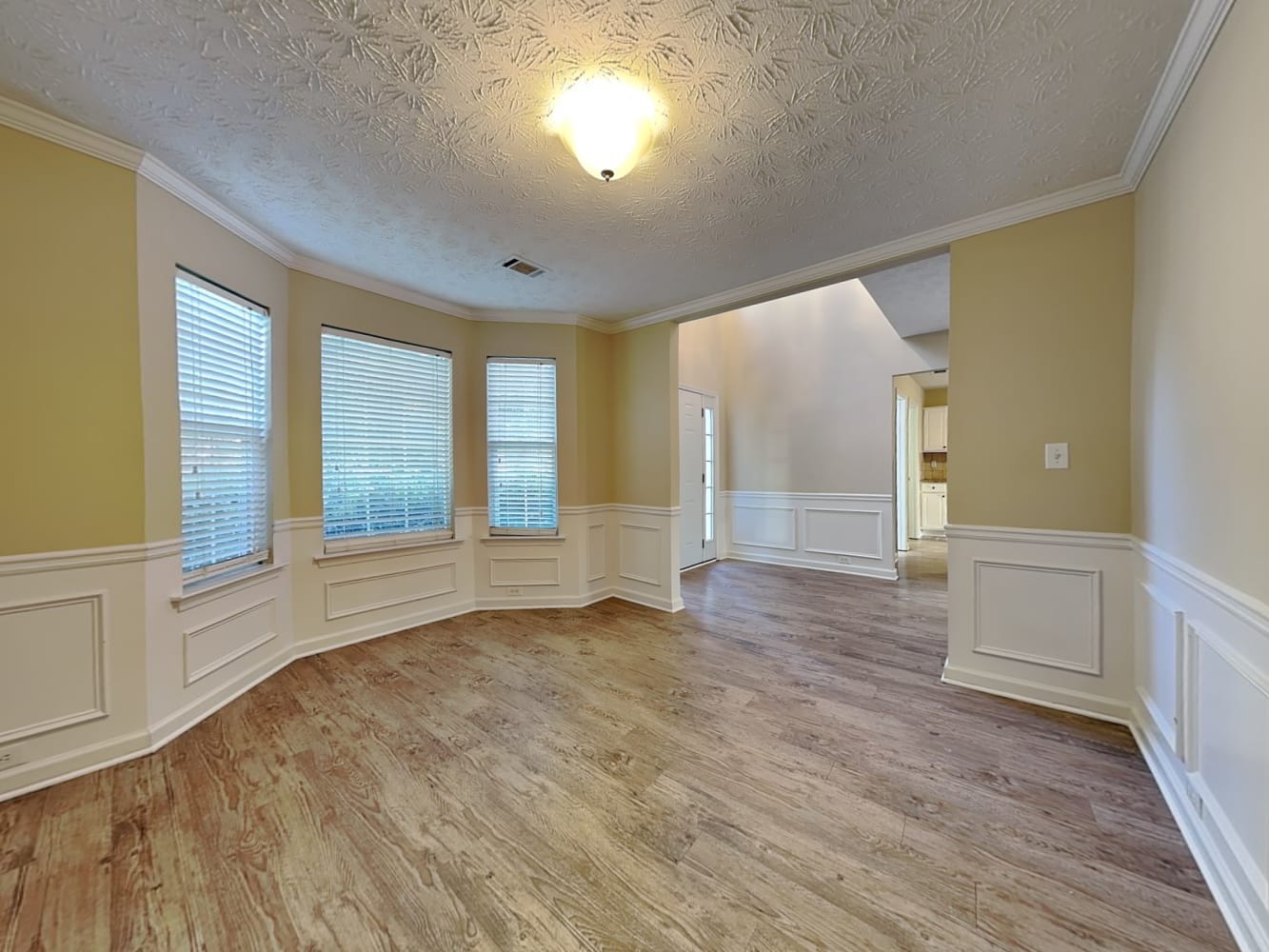 1346 Dalesford Dr photo 5