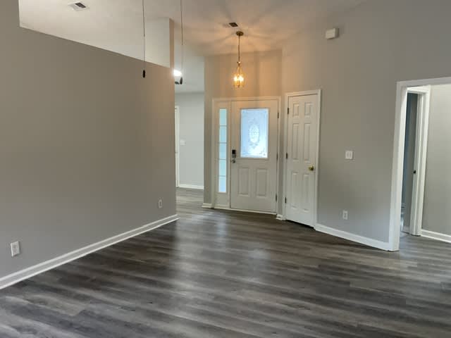765 Kibbe Cir photo 2