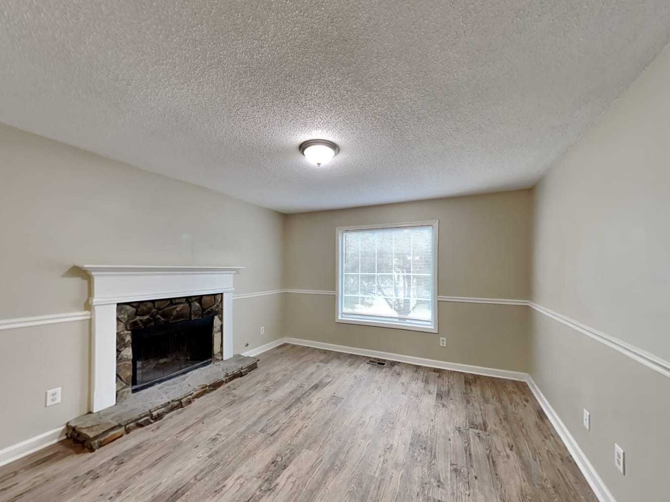 408 Ivy Terrace Dr photo 4