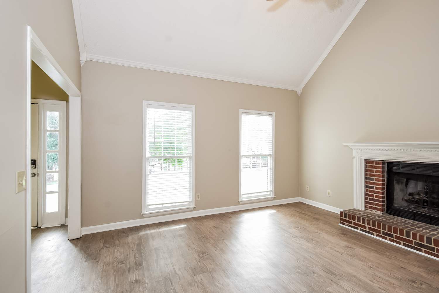 5690 Sugar Crossing Dr photo 5