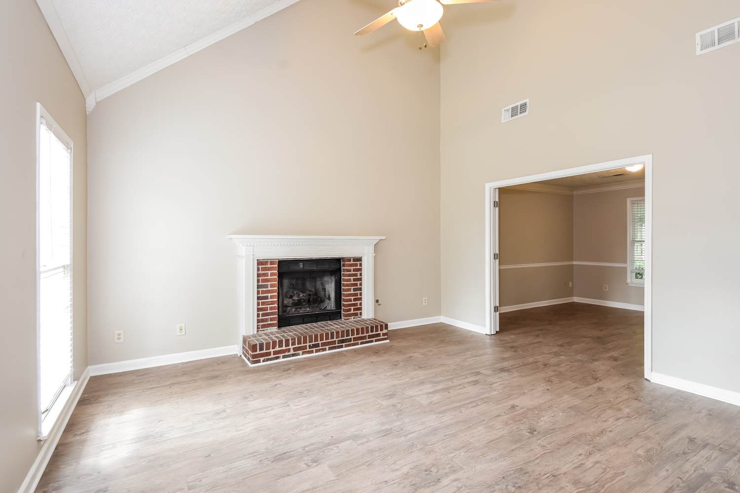 5690 Sugar Crossing Dr photo 4