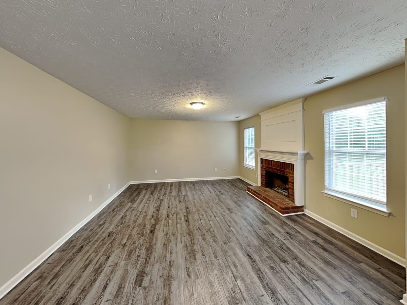 1480 Redberry Cir photo 4