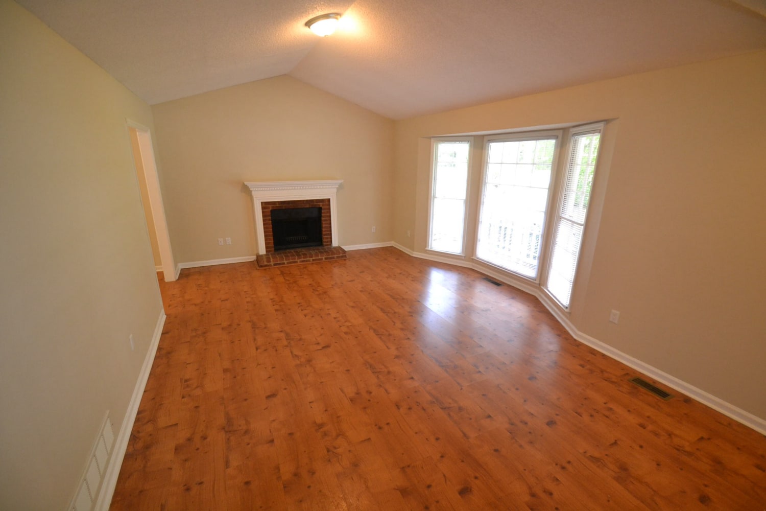 4902 Muirwood Dr photo 2