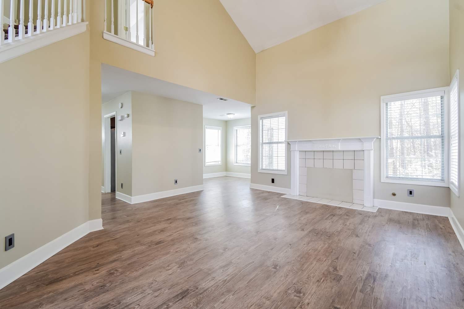 169 Stoneforest Dr photo 4
